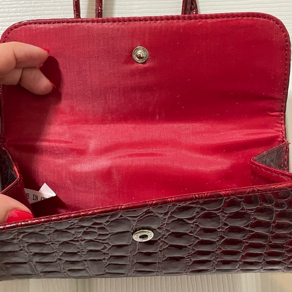 Vintage Mini maroon Faux Crock bag - Picture 5 of 5